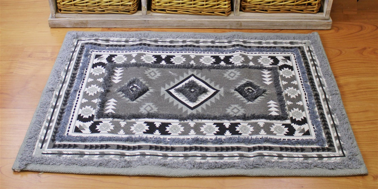 Grey Patterned & Tufted Rug, 60x90cm